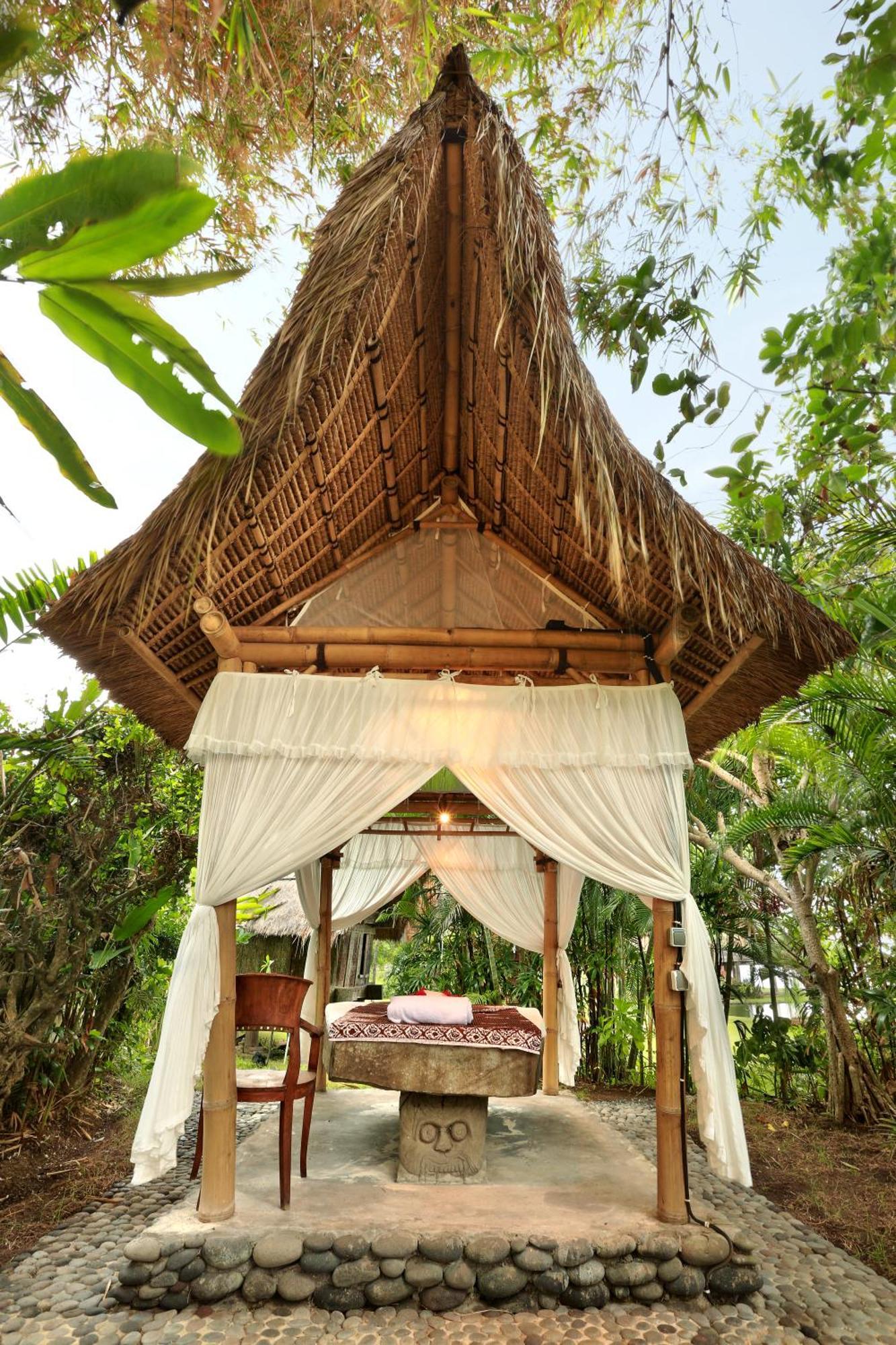 Villa Campuhan Jasri ภายนอก รูปภาพ